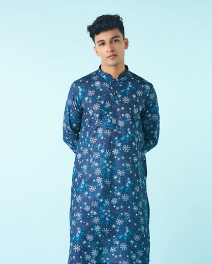 Diwas Men Enchanting Dark Blue Kurta