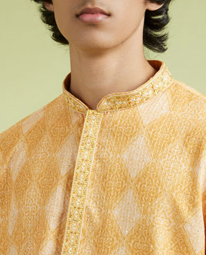 Diwas Men Vibrant Yellow Printed Blended Cotton Kurta
