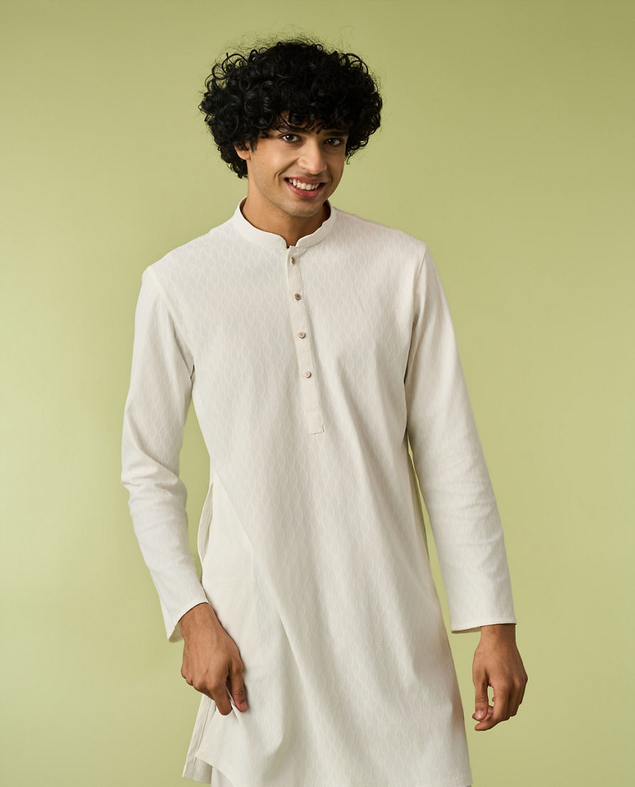 Diwas Men Cream Knit Kurta