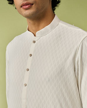 Diwas Men Cream Knit Kurta