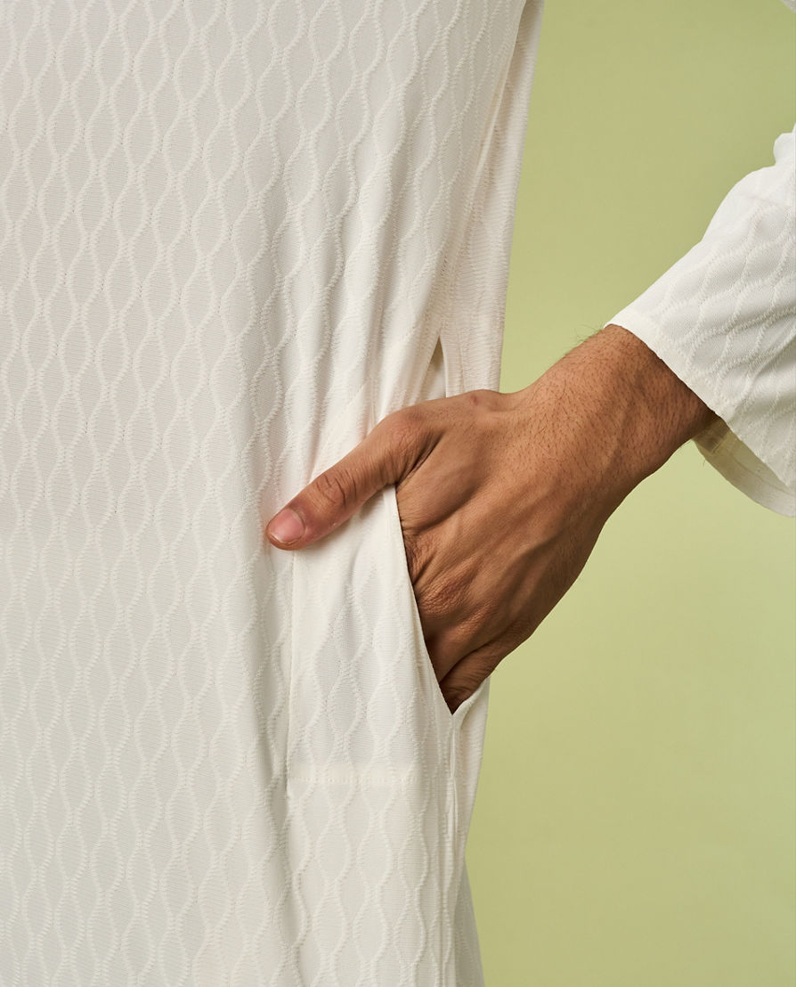 Diwas Men Cream Knit Kurta