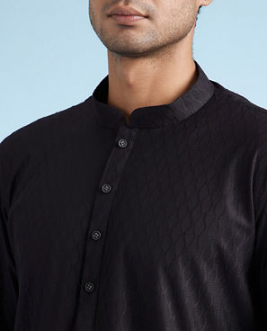 Diwas Men Black Knit Casual Kurta