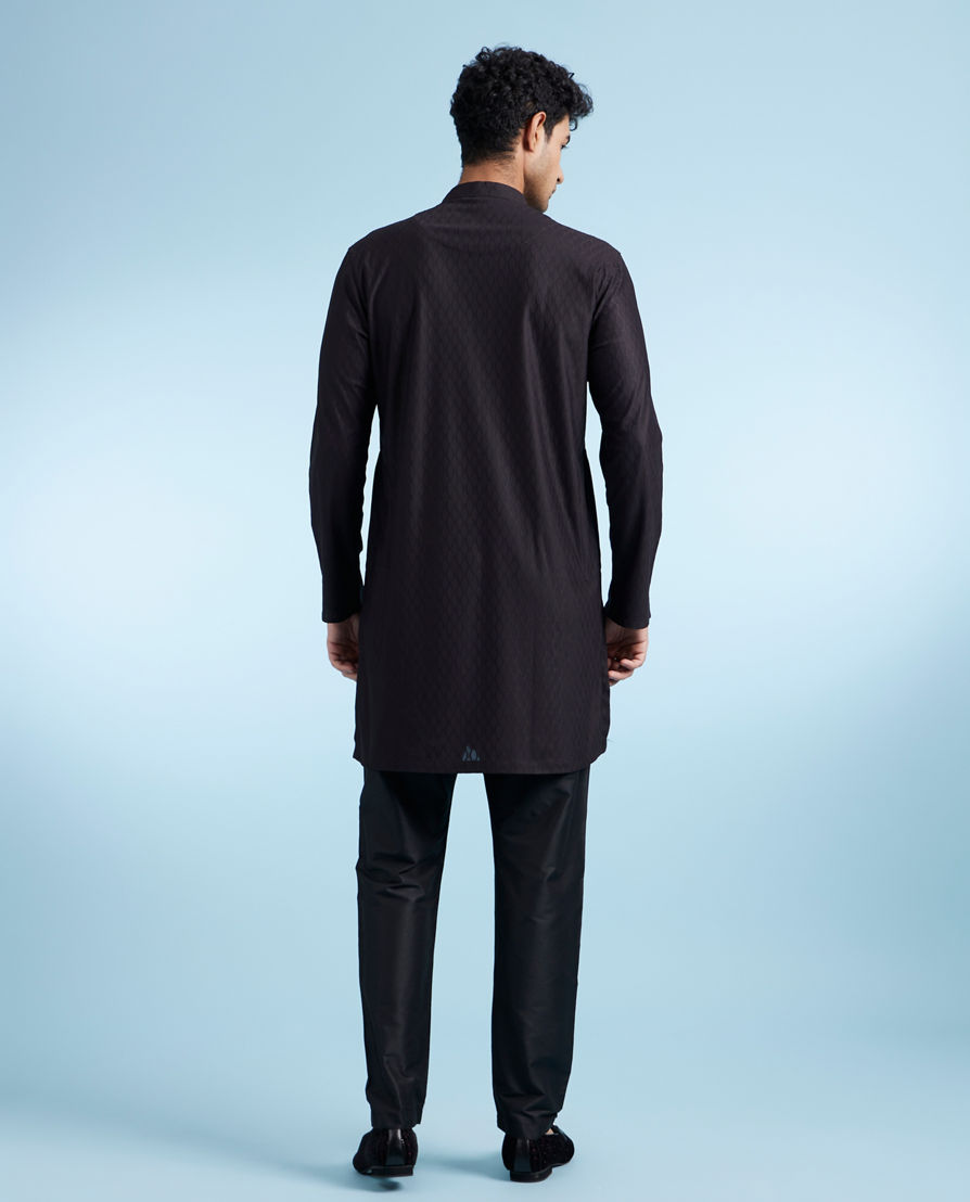 Diwas Men Black Knit Casual Kurta
