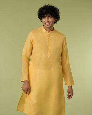 Diwas Men Yellow Blended Cotton Kurta