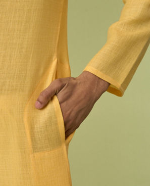 Diwas Men Yellow Blended Cotton Kurta
