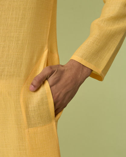 Diwas Men Yellow Blended Cotton Kurta