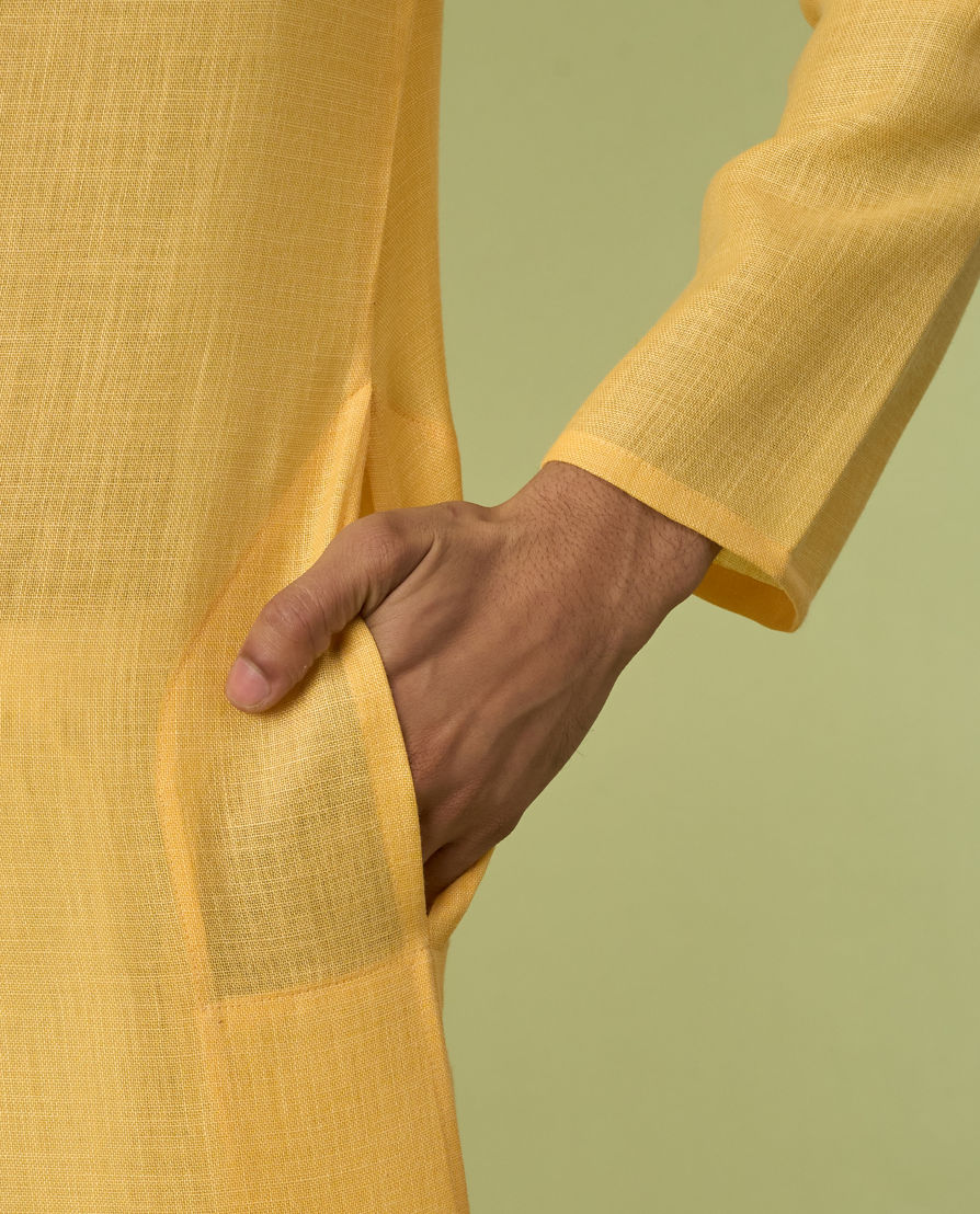 Diwas Men Yellow Blended Cotton Kurta