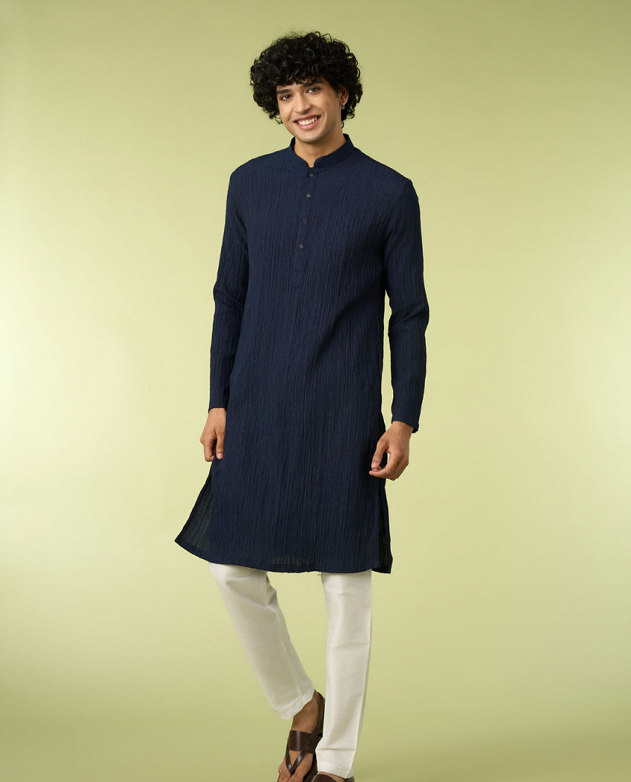 Diwas Men Dark Blue Self Textured Kurta