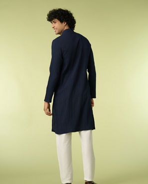 Diwas Men Dark Blue Self Textured Kurta