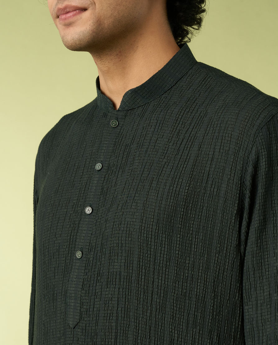 Diwas Men Dark Green Self-Textured Kurta