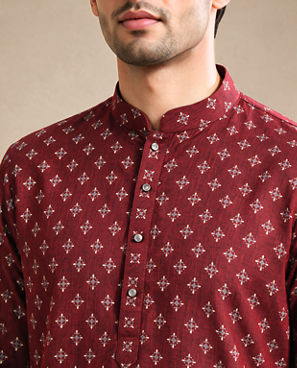 Diwas Men Maroon Blended Cotton Kurta with Print