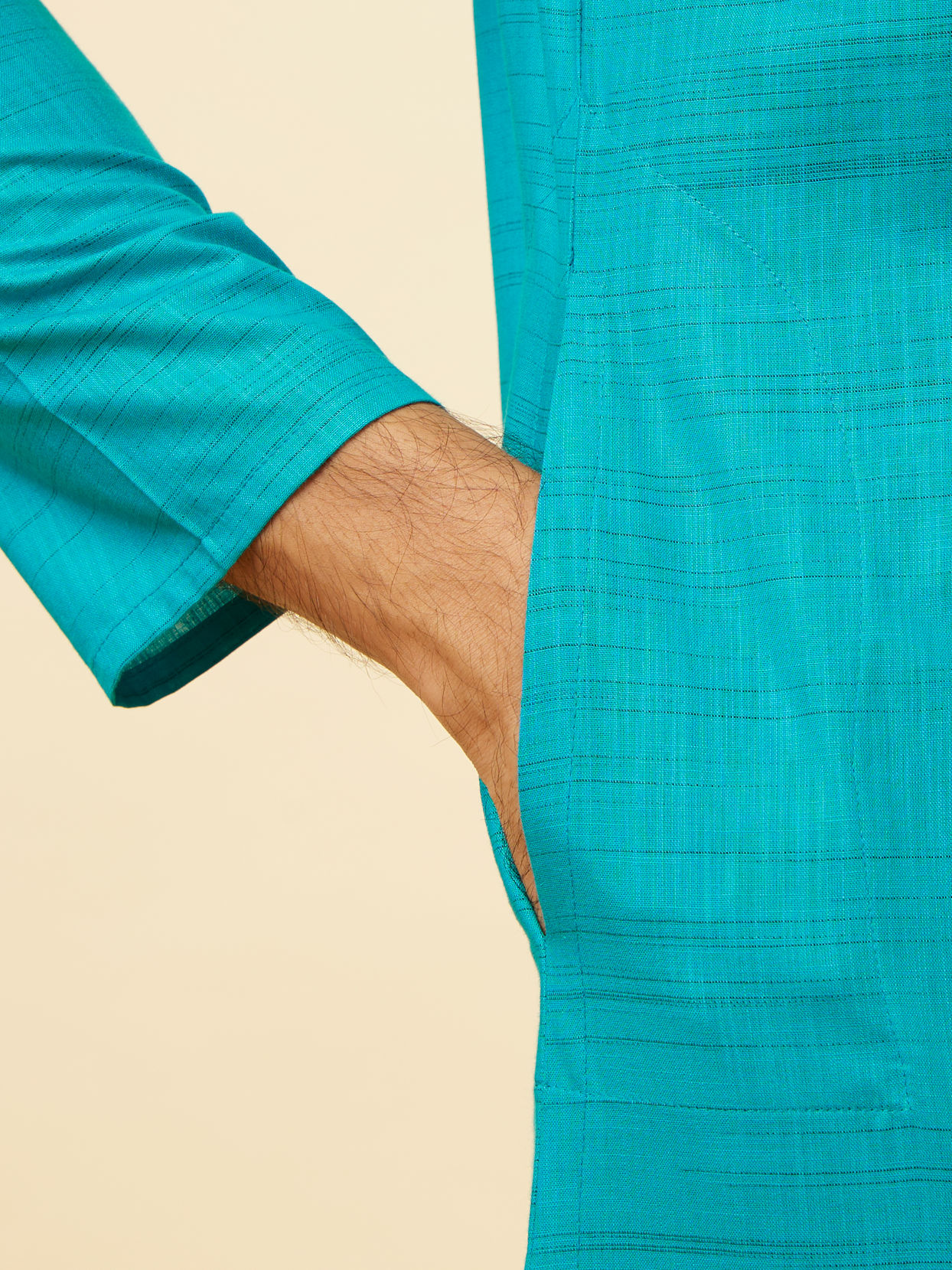 alt message - Manyavar Men Aqua Green Classic Kurta Set image number 3