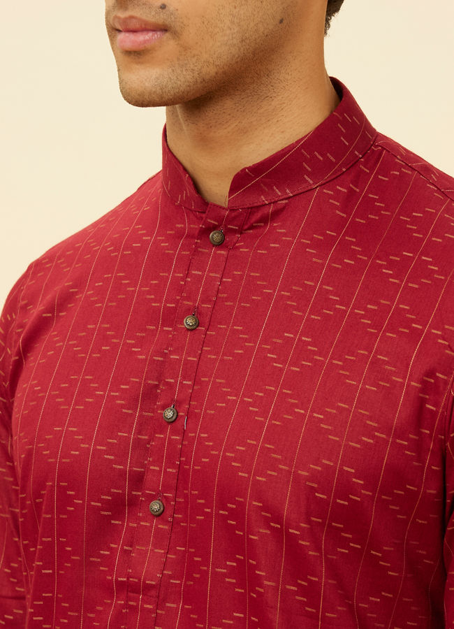 Manyavar Men Maroon Linear Printed Kurta Set image number 1