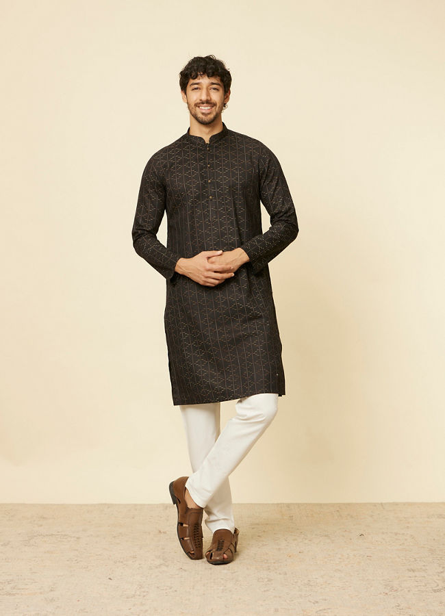 Manyavar Men Ebony Black Linear Patterned Kurta Set image number 2