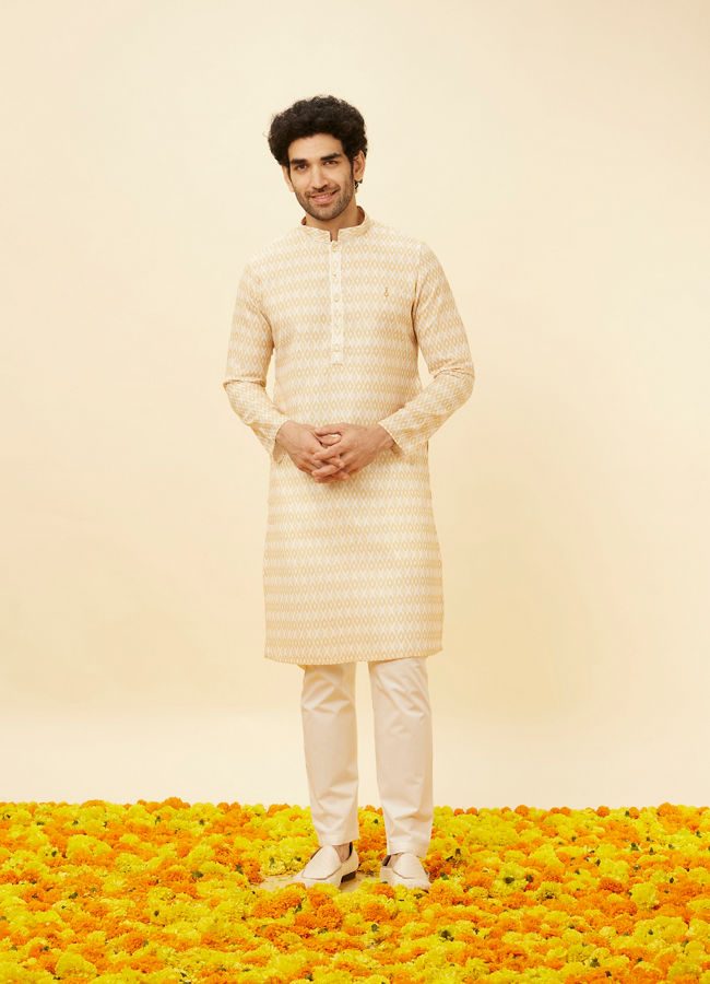 alt message - Manyavar Men Peach Beige Harlequin Printed Kurta Set image number 2