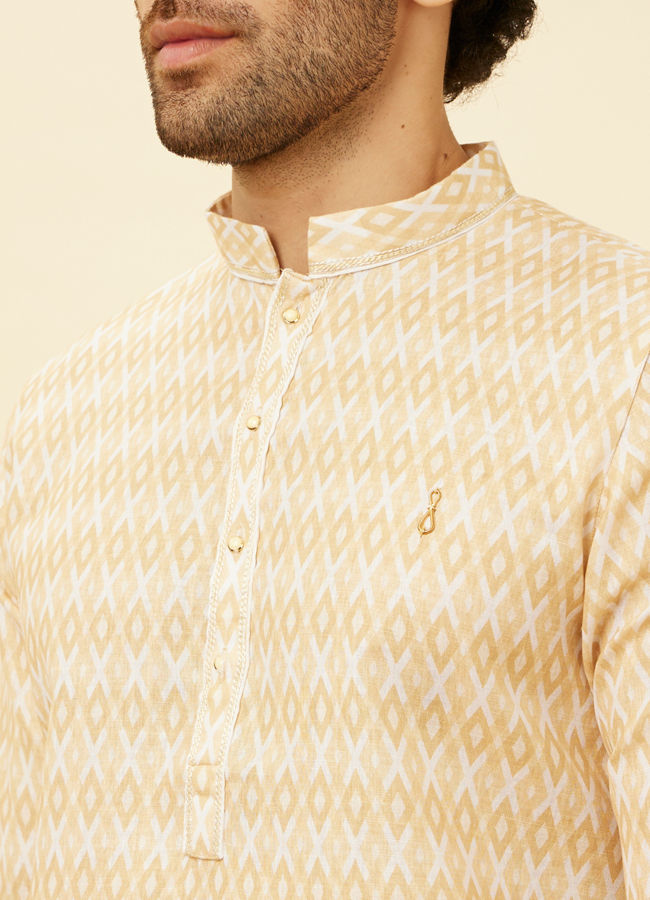 alt message - Manyavar Men Peach Beige Harlequin Printed Kurta Set image number 1