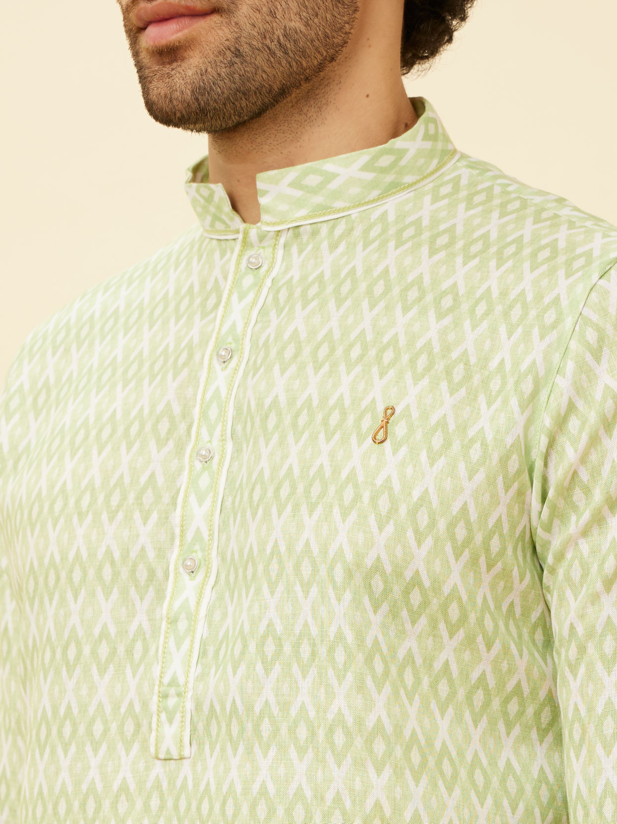 alt message - Manyavar Men Lime Green Harlequin Printed Kurta Set image number 1