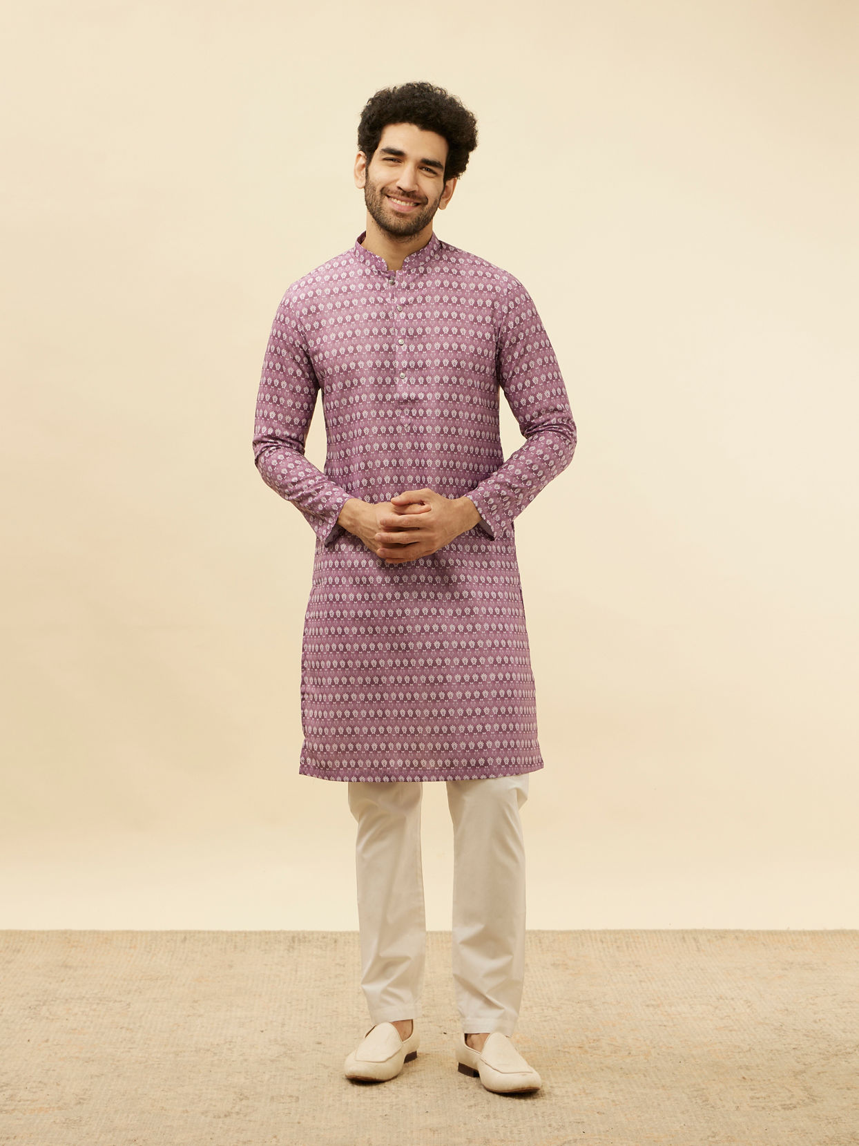 alt message - Manyavar Men Lilac Floral Print Kurta Set image number 2