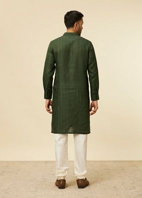 alt message - Manyavar Men Dark Green Self Patterned Kurta image number 4