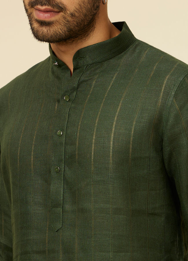 alt message - Manyavar Men Dark Green Self Patterned Kurta image number 1