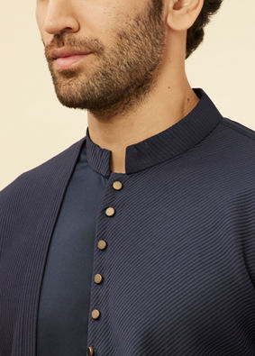 alt message - Manyavar Men Navy Blue Textured Kurta image number 1