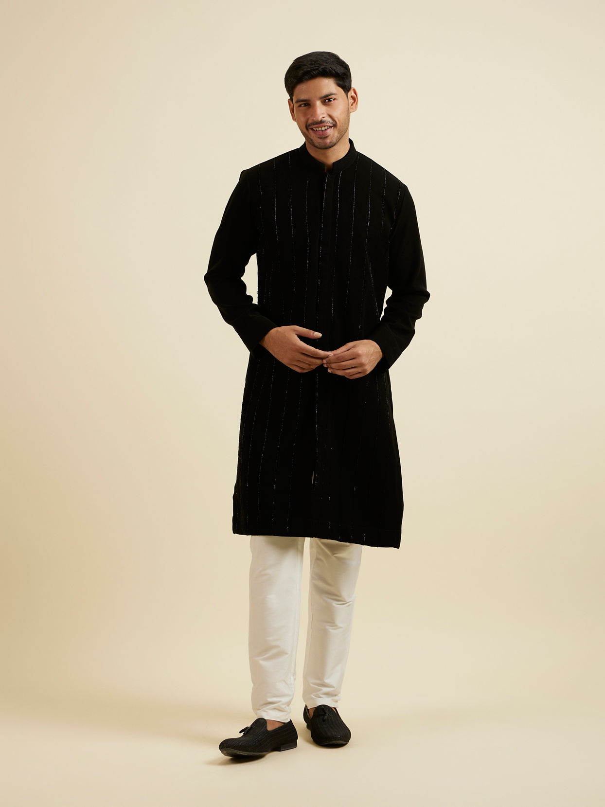 alt message - Manyavar Men Black Striped Patterned Kurta image number 2