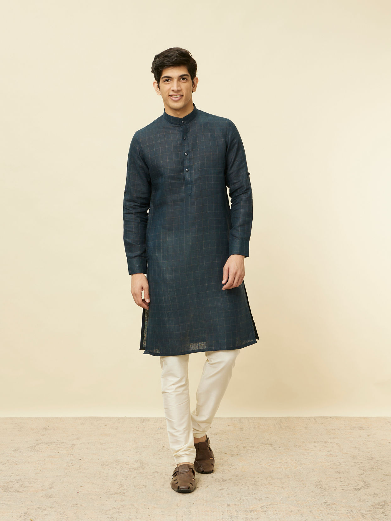 alt message - Manyavar Men Navy Blue Square Grid Printed Kurta image number 2