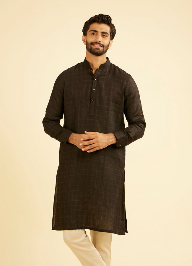 Manyavar Men Elegant Black Linen Kurta