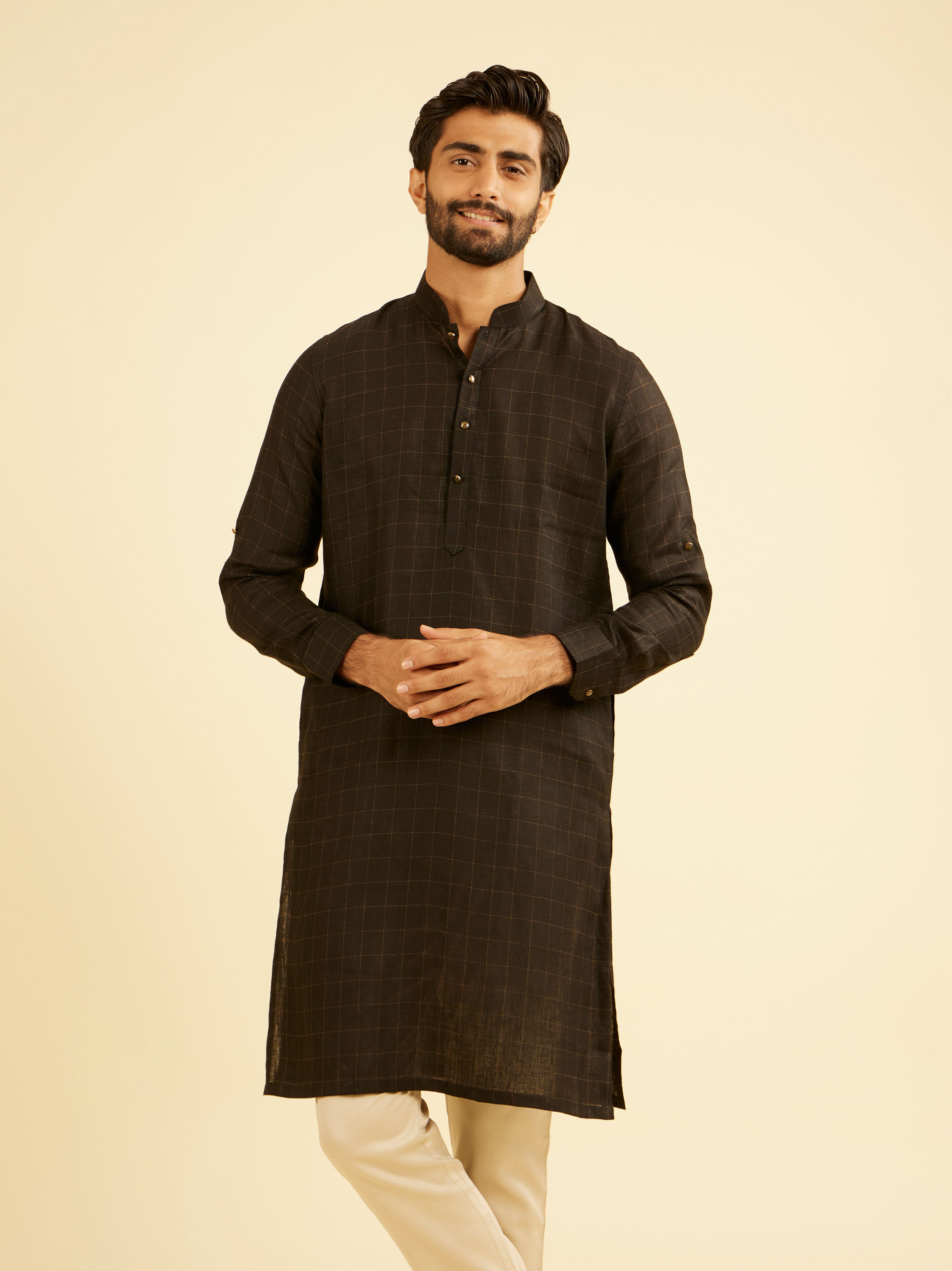 Manyavar Men Elegant Black Linen Kurta