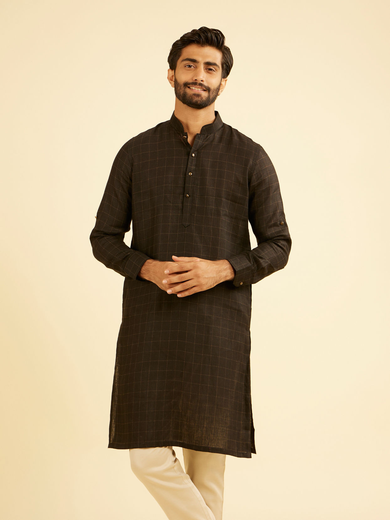 Manyavar Men Elegant Black Linen Kurta