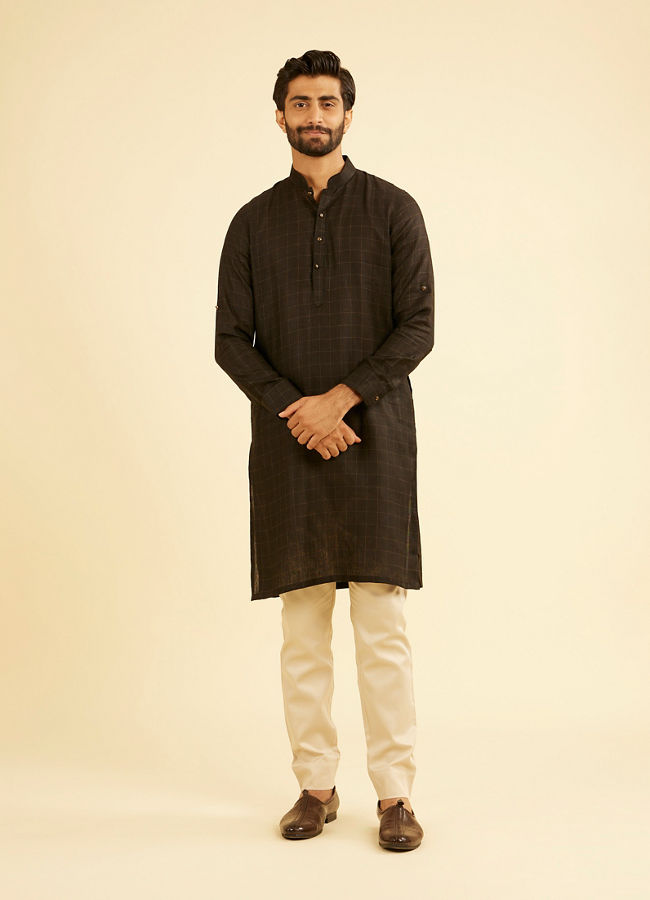 Manyavar Men Elegant Black Linen Kurta