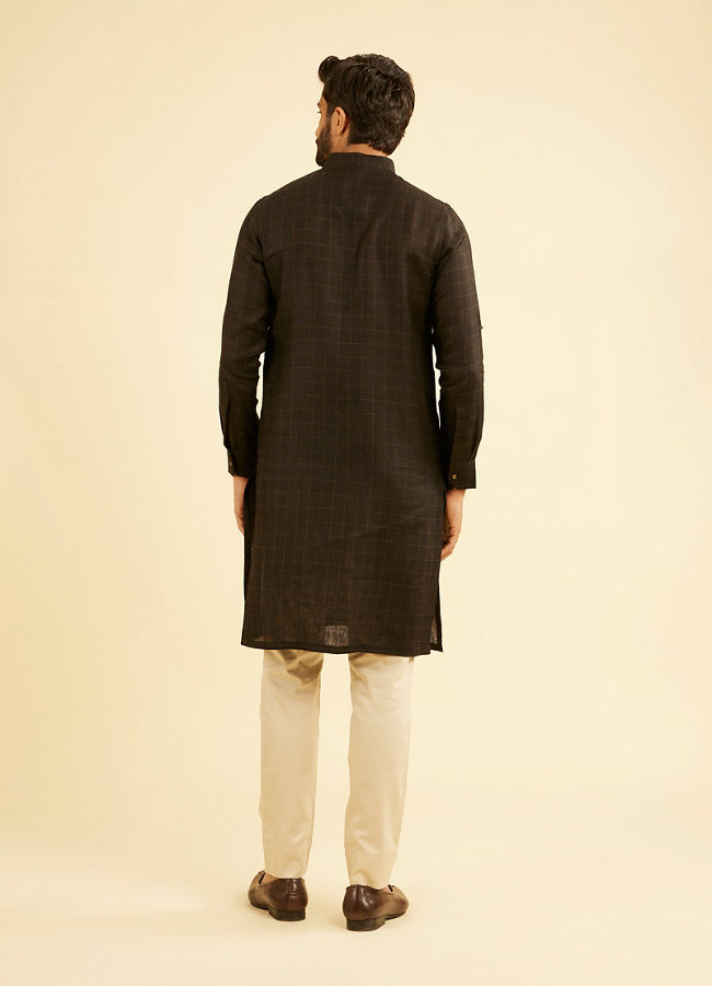 Manyavar Men Elegant Black Linen Kurta