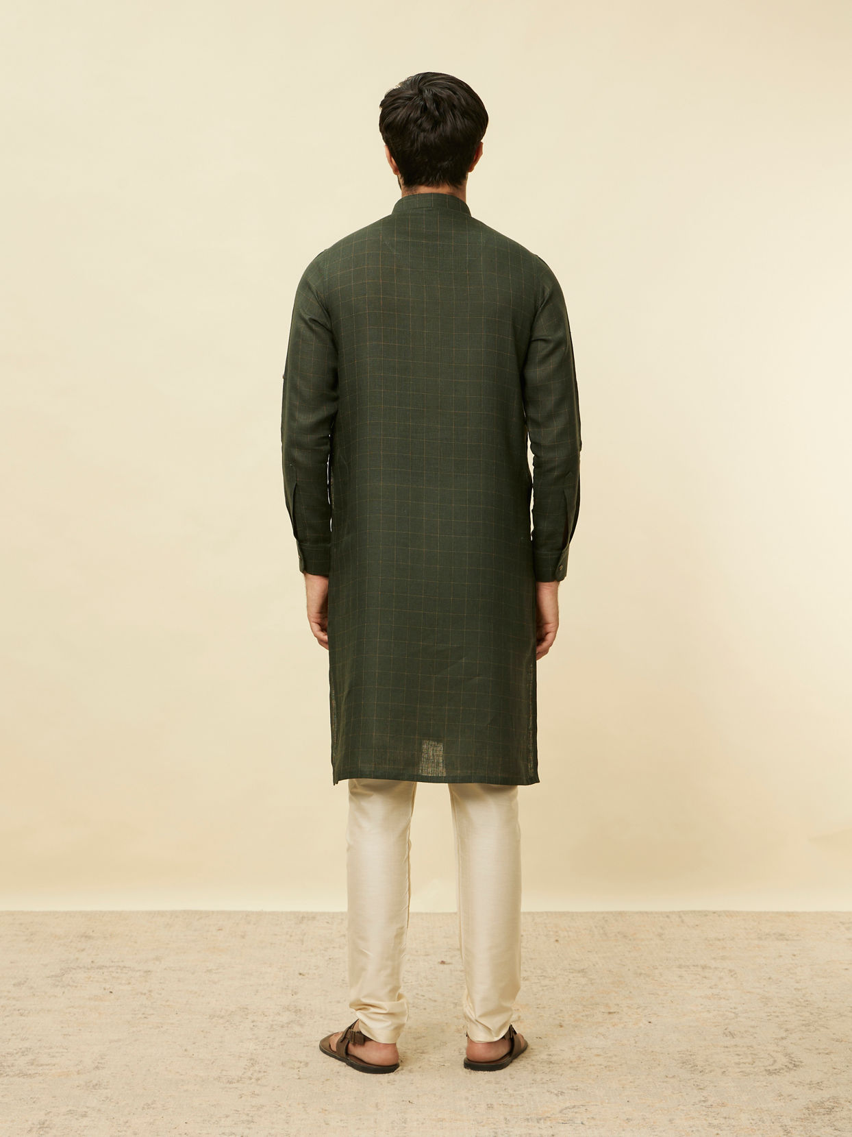 alt message - Manyavar Men Dark Green Square Grid Printed Kurta image number 3