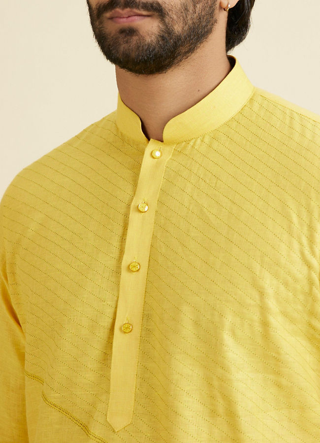 Manyavar Men Sunshine Radiance Linen Kurta