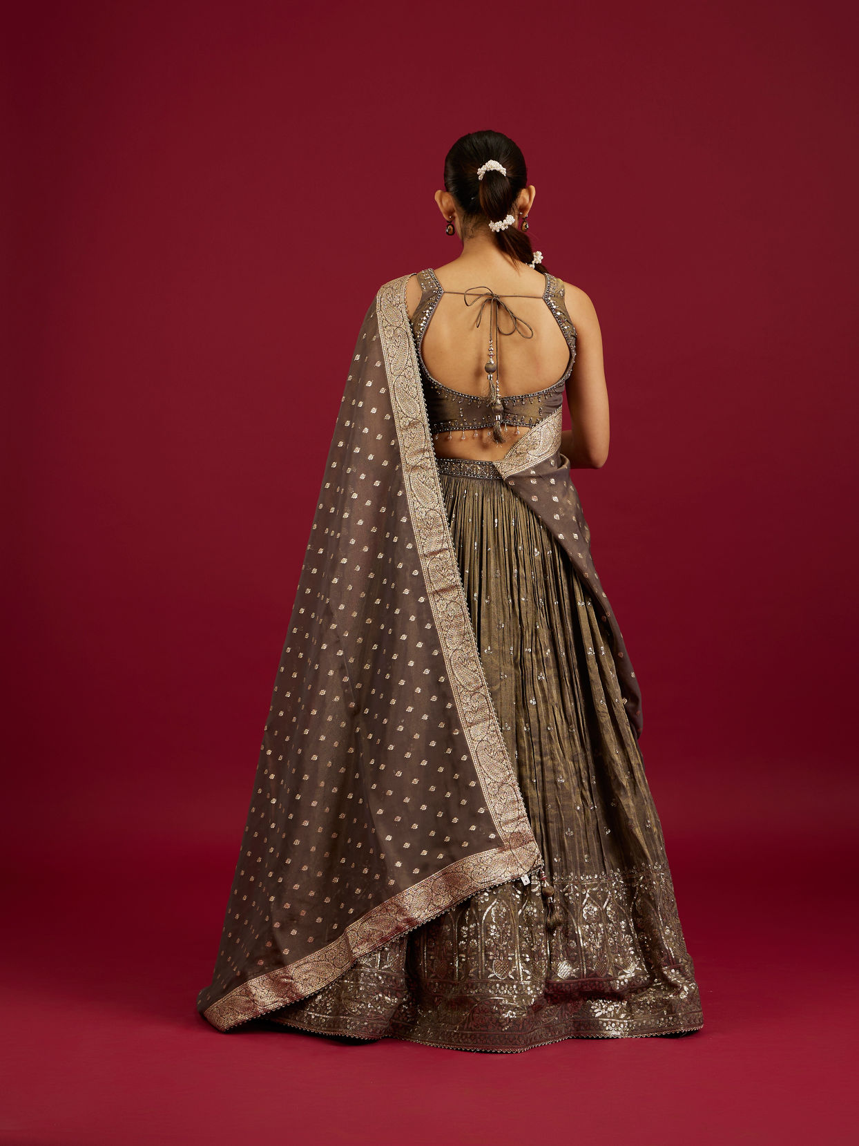 Mohey Women Radiant Grey Lehenga Ensemble