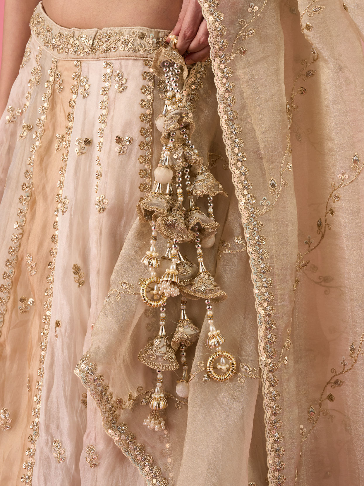 Mohey Women Pristine Cream Organza Lehenga