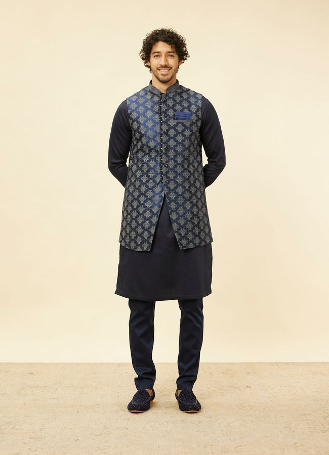 alt message - Manyavar Men Navy Blue Imperial Jaal Patterned Kurta Jacket Set image number 3