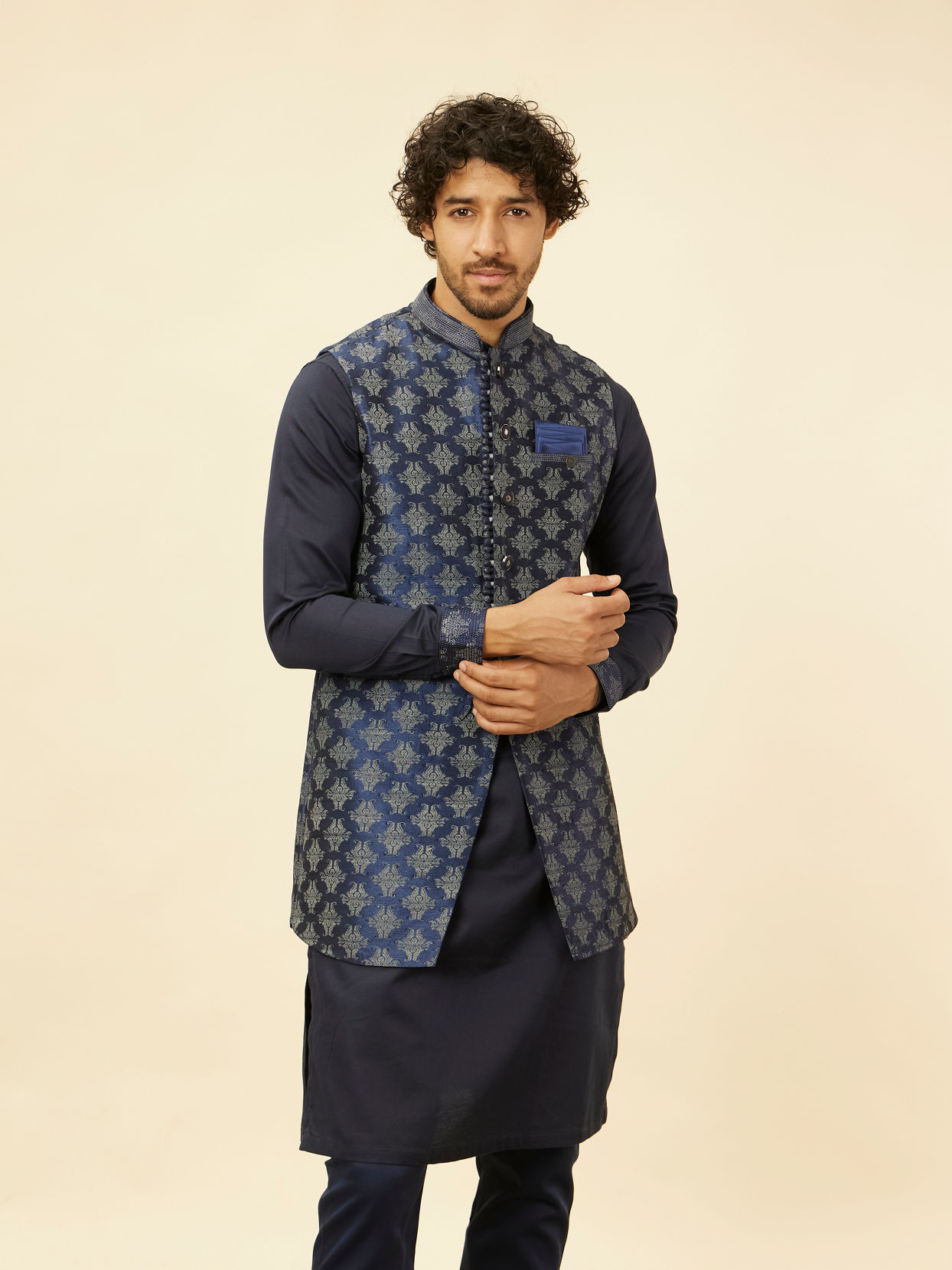 alt message - Manyavar Men Navy Blue Imperial Jaal Patterned Kurta Jacket Set image number 0