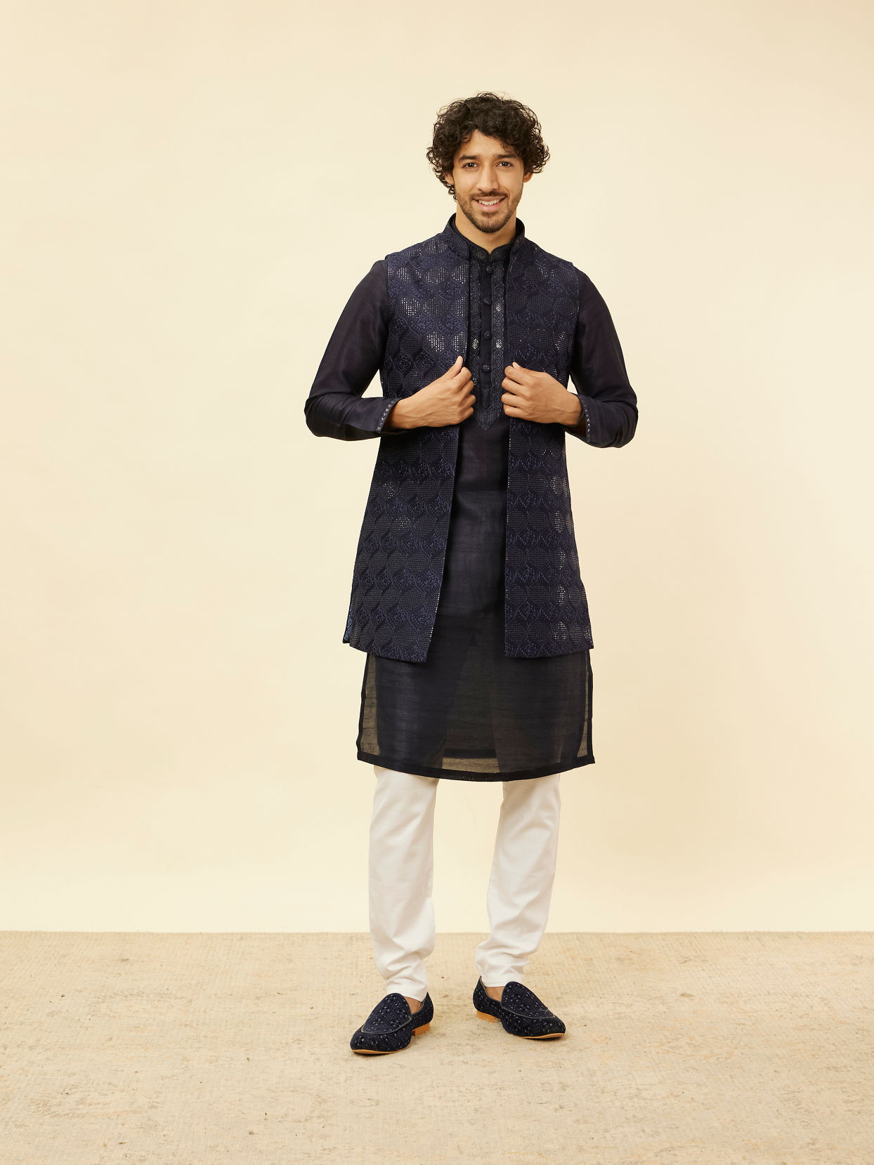 Manyavar Men Midnight Blue Sequinned Jaal Patterned Kurta Jacket Set image number 3