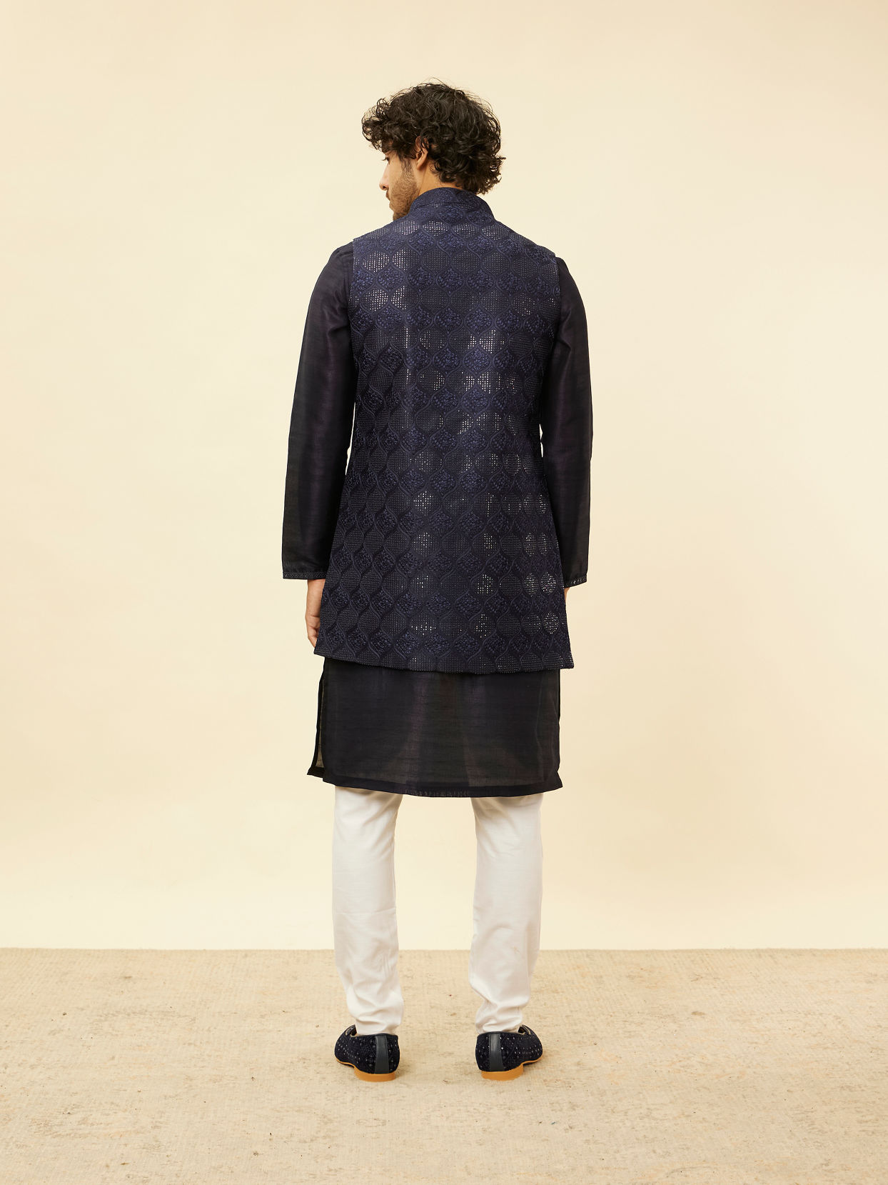 Manyavar Men Midnight Blue Sequinned Jaal Patterned Kurta Jacket Set image number 4