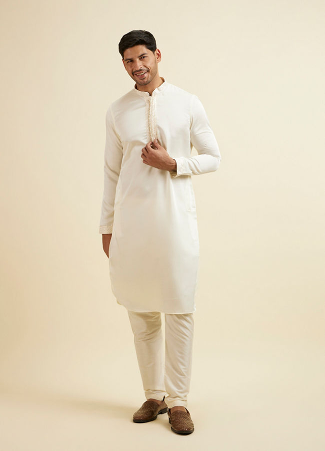 alt message - Manyavar Men Cream Self Patterned Jacket Set image number 3