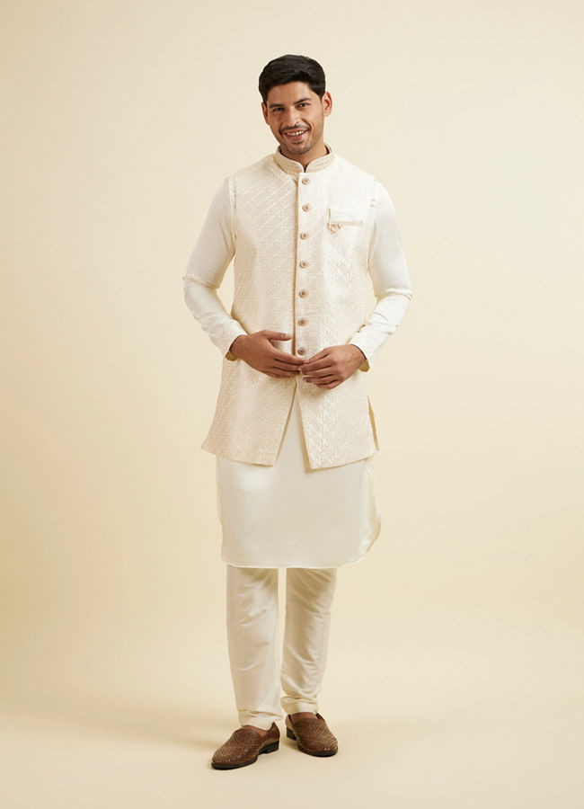 alt message - Manyavar Men Cream Self Patterned Jacket Set image number 4