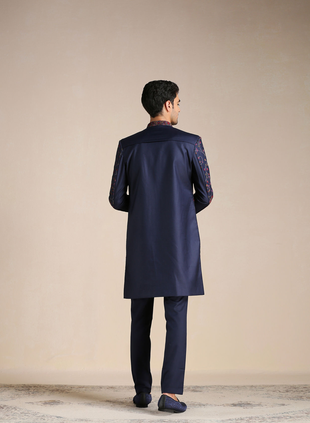 alt message - Manyavar Men Twilight Blue Floral Patterned Achkan Style Indo Western Set image number 3