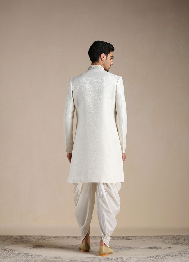 alt message - Manyavar Men Off White Medallion Patterened Brocade Indo Western Set image number 3