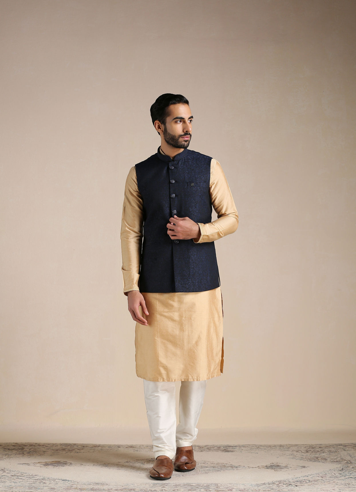 alt message - Manyavar Men Royal Blue Textured Half Jacket image number 2