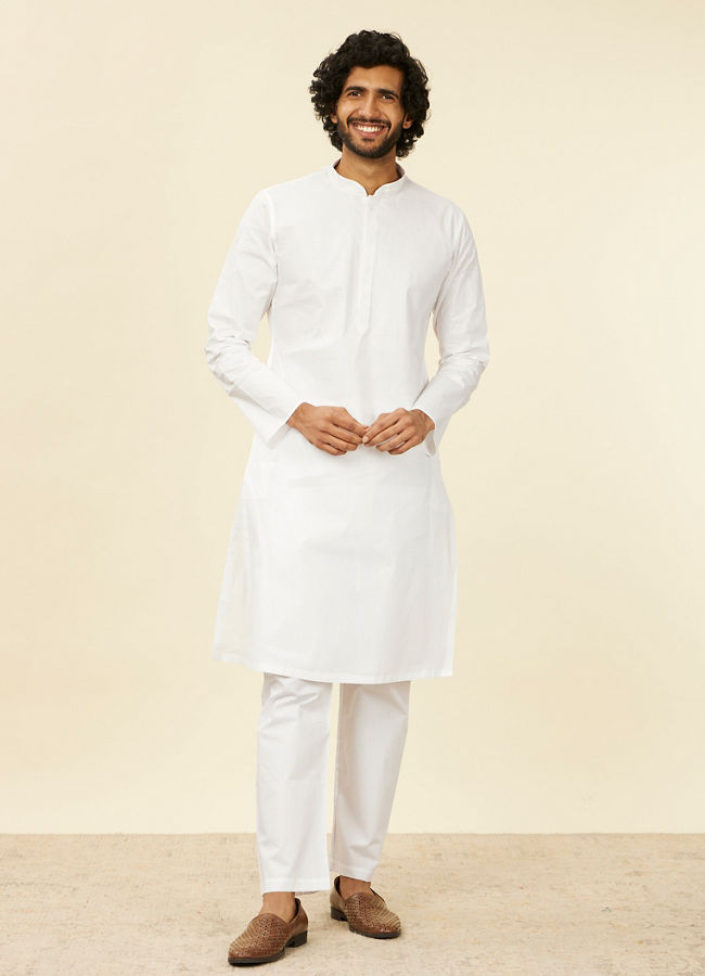 alt message - Manyavar Men Ivory White Plain Kurta Set image number 2