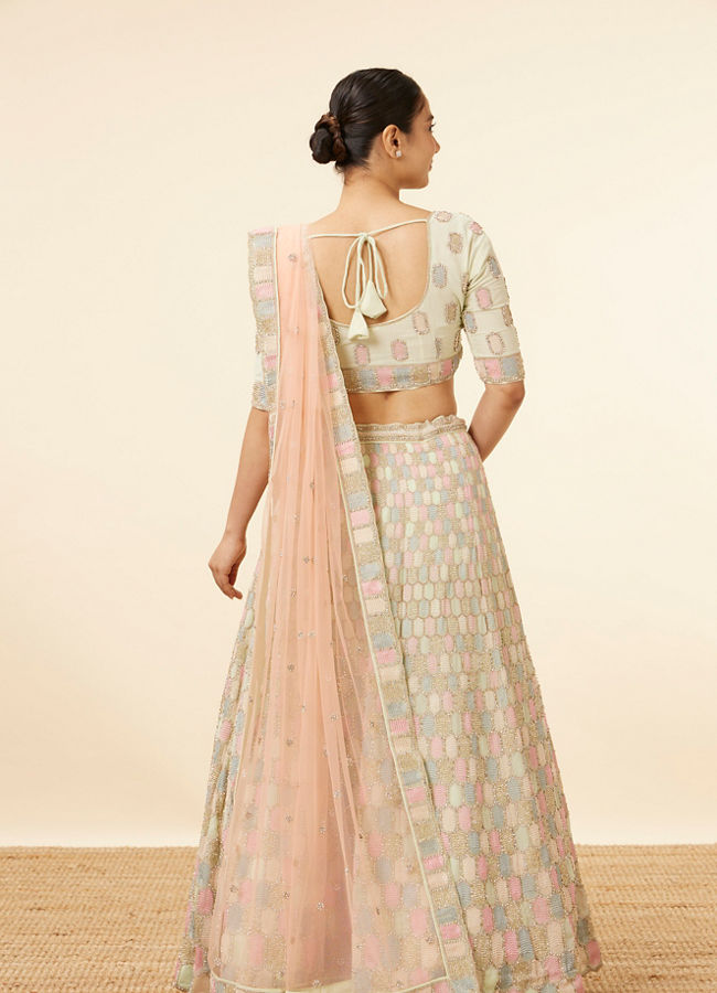 alt message - Mohey Women Pista Honeycomb Patterned Lehenga image number 3