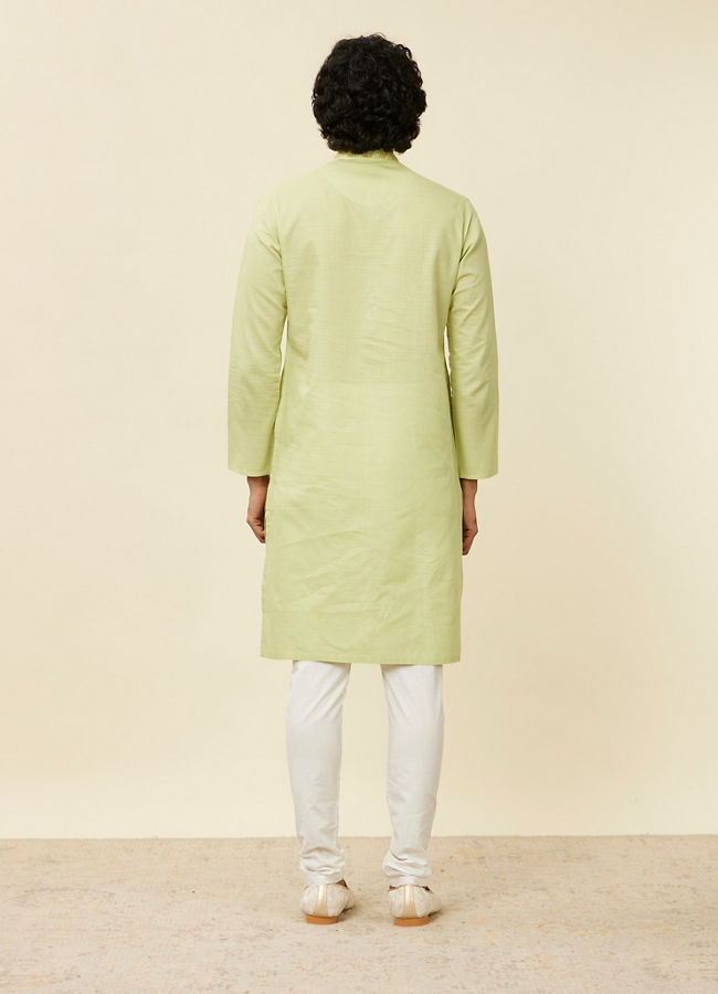 alt message - Manyavar Men Light Green Solid Kurta Set image number 8