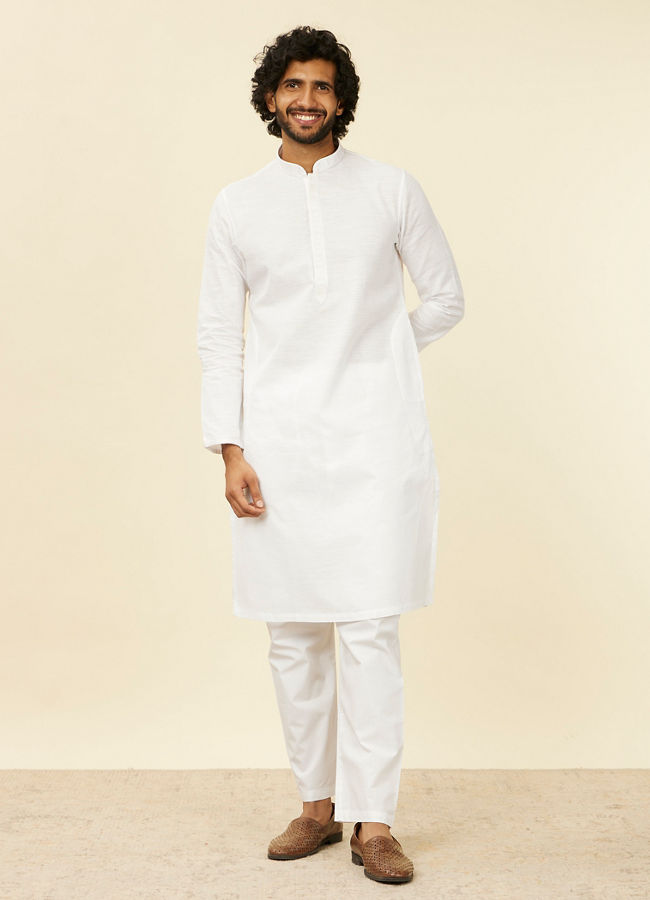 alt message - Manyavar Men Classic White Kurta Set image number 2