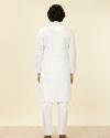 alt message - Manyavar Men Classic White Kurta Set image number 4